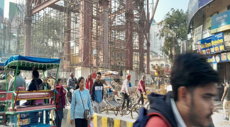 शहर पूछे हुआ क्या है, आखिर इस दर्द की दवा क्या है !