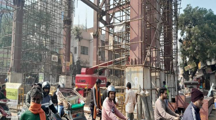 गिरजाघर चौराहे पर रोज ठहरती शहर की सांस