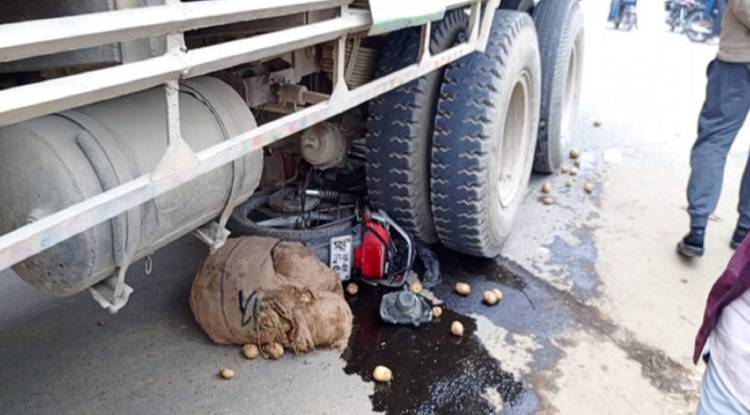 सुबह -सुबह वाराणसी में दर्दनाक हादसा, ट्रक की टक्कर से युवक घायल, अस्पताल में जिंदगी-मौत की जंग