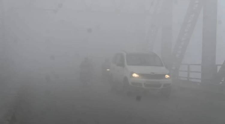 पहाड़ों से आ रही बर्फीली हवाओं ने बढ़ाई ठिठुरन