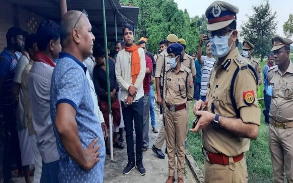 धारदार हथियार से वार कर युवक को उतारा मौत के घाट, हत्यारों के तलाश में जुटी पुलिस