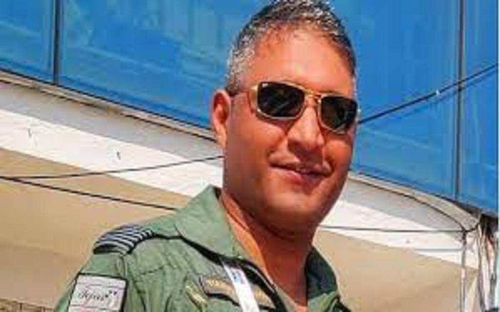 सीडीएस के साथ हेलिकॉप्टर हादसे में घायल ग्रुप कैप्टन वरुण सिंह का निधन