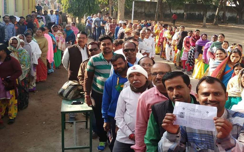 यूपी में दोपहर एक बजे तक 39.07 फीसदी वोटिंग, सबसे ज्यादा सहारनपुर में हुआ मतदान