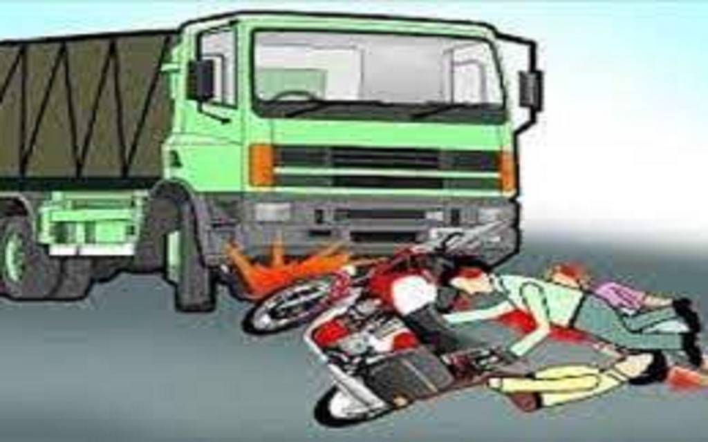 ट्रक के चपेट में आने से बाइक सवार युवक की दर्दनाक मौत
