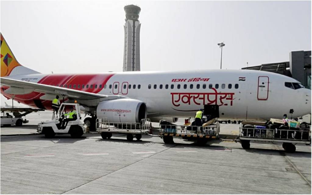  Muscat Airport एयर इंडिया एक्सप्रेस के इंजन में लगी आग