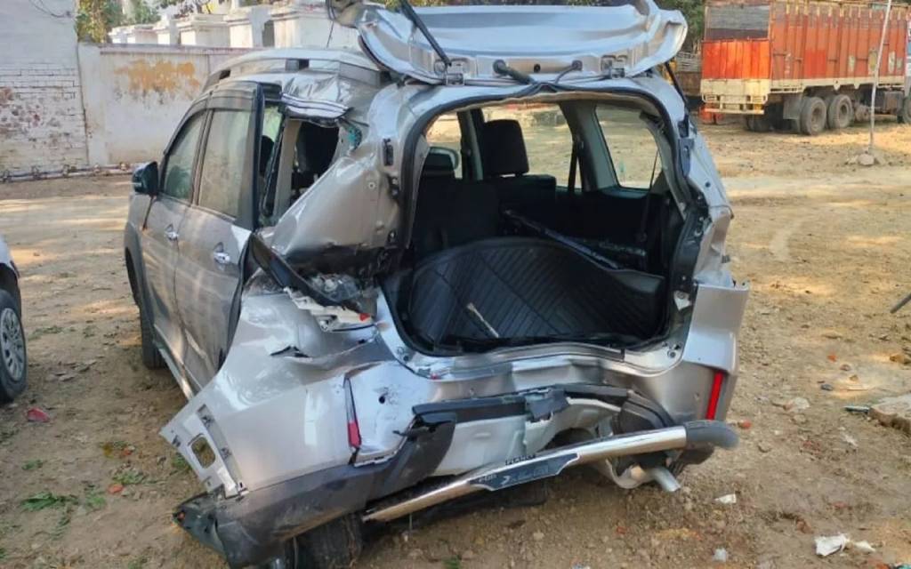 accident: अज्ञात वाहन ने मारी टक्कर,पति-पत्नी समेत तीन की मौत