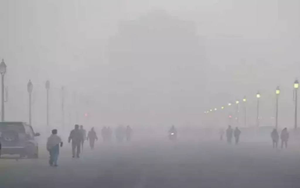 दिल्ली में लगातार तीसरे दिन टूटा न्यूनतम तापमान का रिकॉर्ड, अब तक का सबसे ठंडा दिन आज