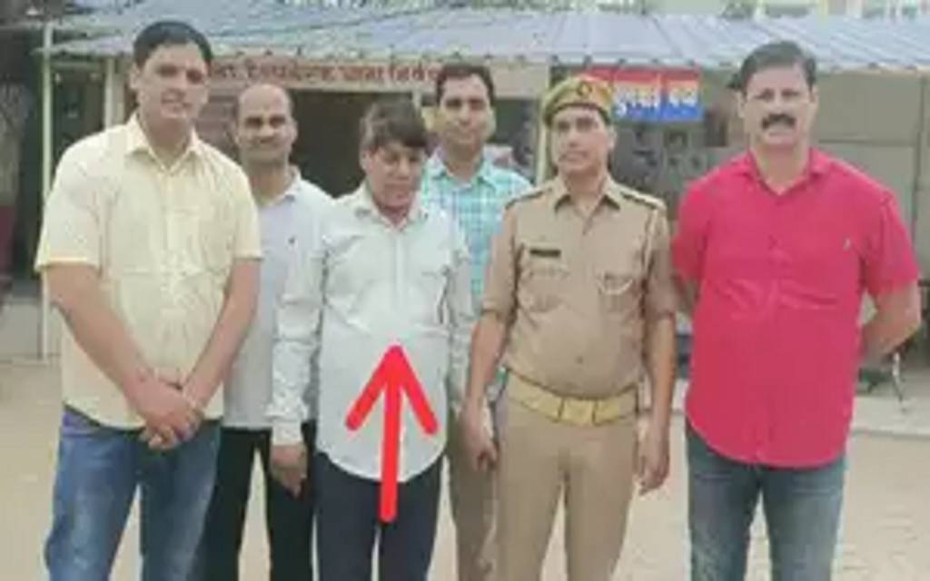Varanasi: संपूर्णानंद संस्कृत विश्वविद्यालय में करोड़ों रुपये के गबन में आरोपी को EOW ने किया गिरफ्तार
