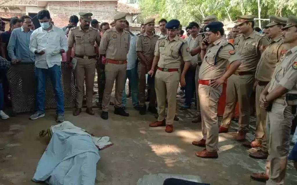चोलापुर में अधेड़ की गला रेतकर हत्या, खून से लथपथ देख पत्नी के उड़े होश, जांच में जुटी पुलिस