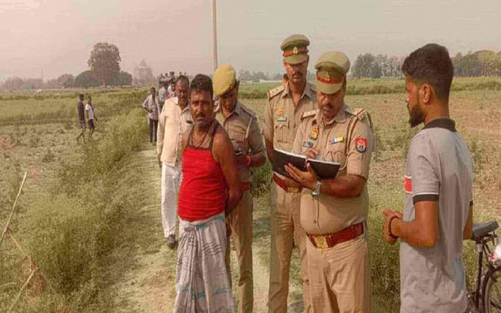 Varanasi: हत्या कर खेत में फेंका मिला युवक का शव, इलाके में सनसनी