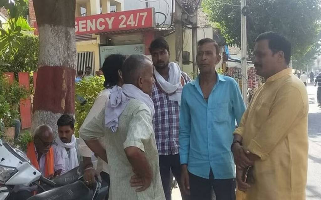 Varanasi: आर्थिक समस्या से परेशान एक शख्स ने खाया जहर, तोड़ा दम