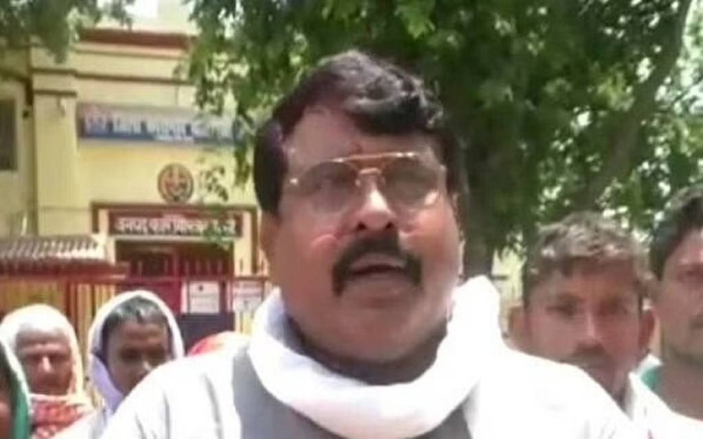 सपा जिलाध्यक्ष ने खुद की पार्टी को बता दिया 'गुंडई' वाली सरकार, सोशल मीडिया पर ट्रोल