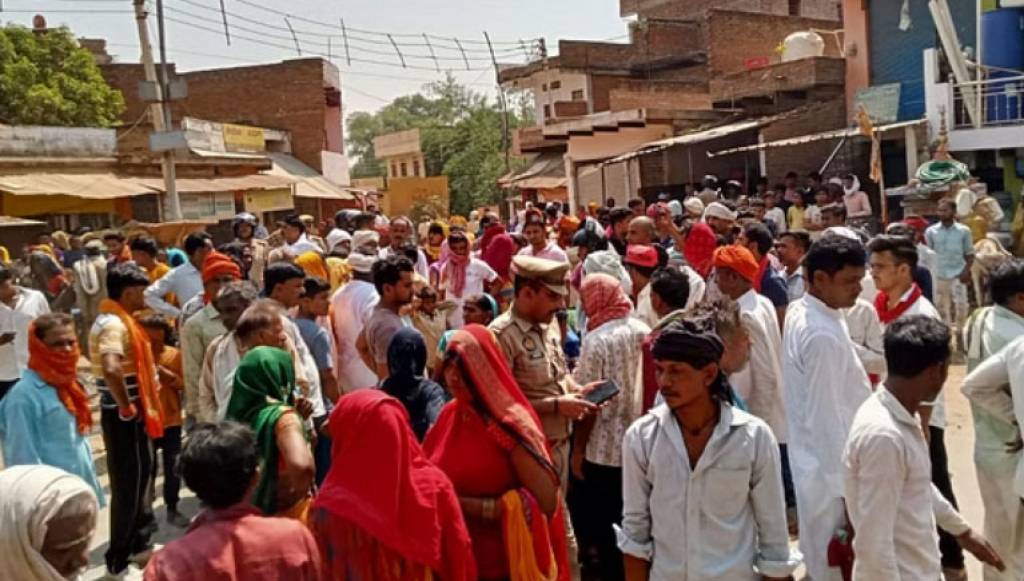  बाइक में टक्कर लगी तो माफी मांगकर जाने लगा ट्रैक्टर चालक, नाराज लोगों ने पीछा कर पीट-पीटकर ले ली जान