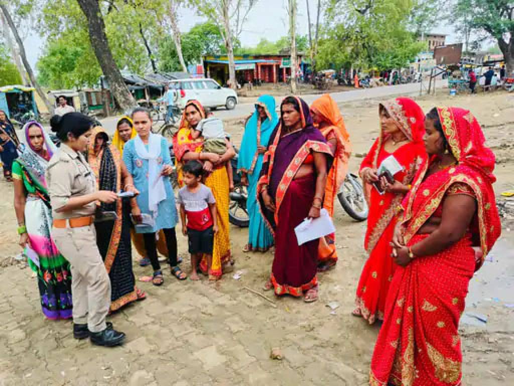 महिलाओं को दी गई गुडटच-बैडटच की जानकारी, पुलिस ने चलाया जागरूकता अभियान