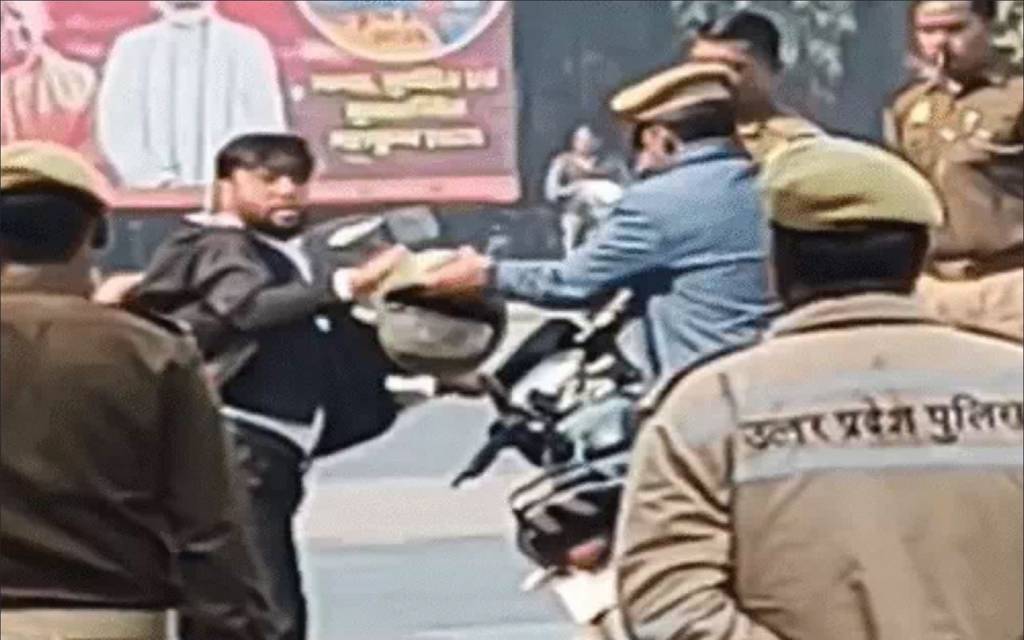 प्रयागराज में पुलिस ने वकील को पीटा, दरोगा निलंबित, रास्ता बंद करने पर हुई बहस