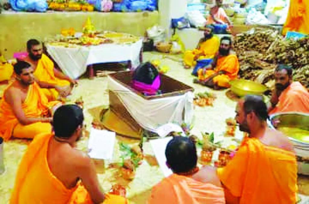 मां अन्नपूर्णा मंदिर के कुंभाभिषेक का महानुष्ठान