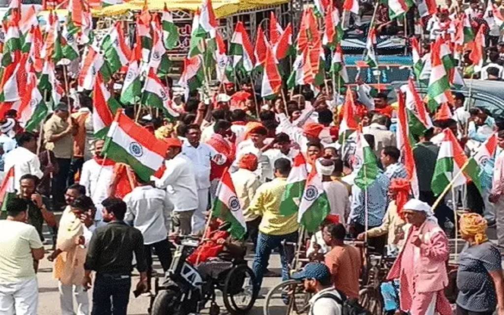 वाराणसी में ऑपरेशन सिंदूर की सफलता पर BJP ने निकाली तिरंगा शौर्य यात्रा, राष्ट्रीय ध्वज और भाजपा का झंडा लेकर जोश में नज़र आये कार्यकर्ताओं