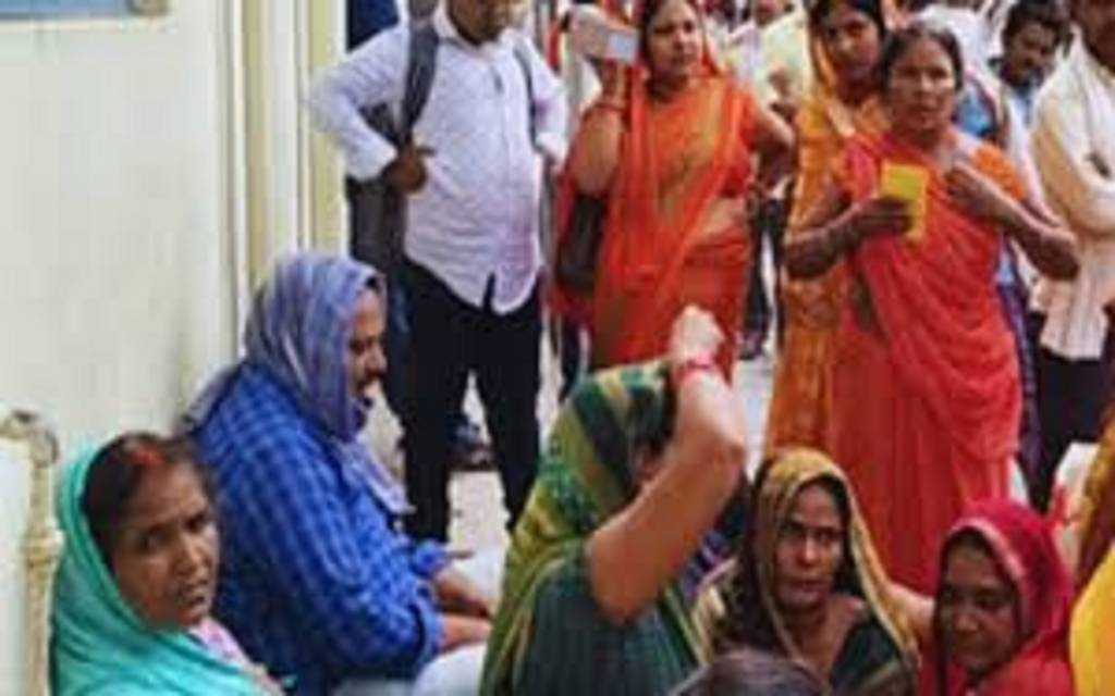 गाजीपुर में दर्दनाक हादसा, काशीदास पूजन के दौरान टेंट में उतरा करंट, सिपाही समेत चार लोगों की मौत