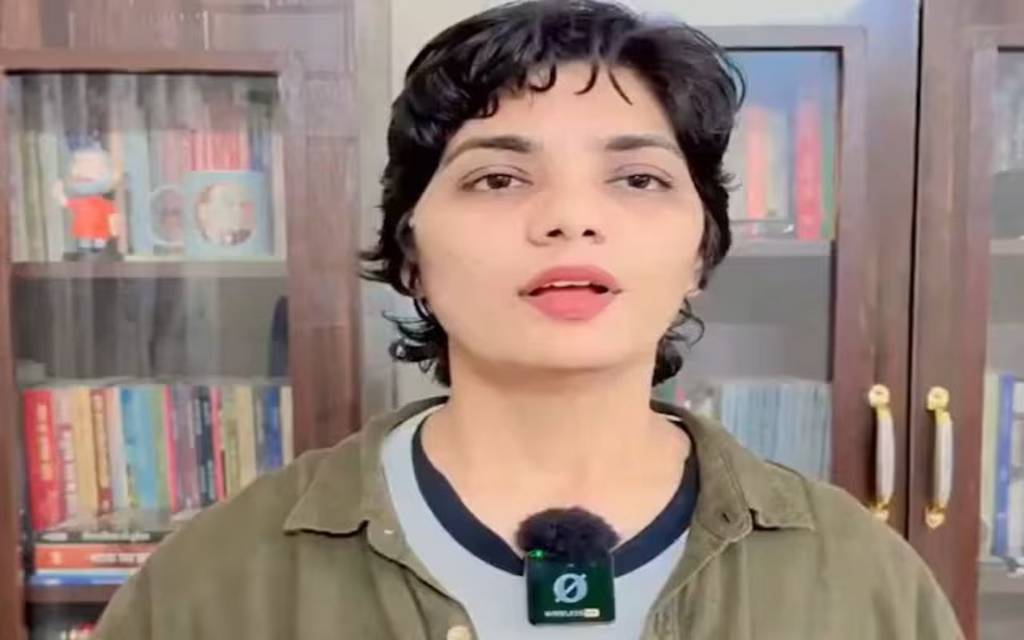 पीएम मोदी पर आपत्तिजनक टिप्पणी मामले में गायिका नेहा सिंह के खिलाफ वाराणसी में केस दर्ज