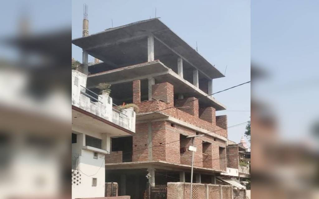 भ्रष्ट जोनल अफसर ने किया गंगा तट को भी नीलाम !