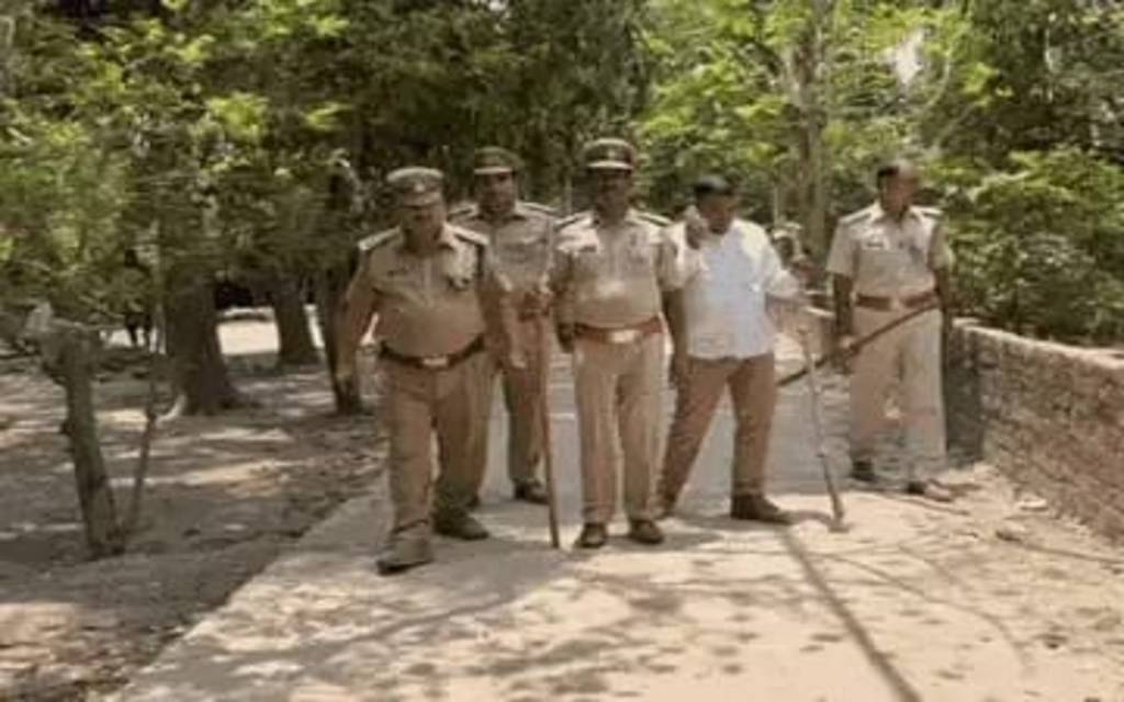 वाराणसी : चौथे दिन भी तेंदुए का नहीं चल सका पता, अभी भी गांव में दहशत का माहौल, ड्रोन और दूरबीन से तलाश जारी