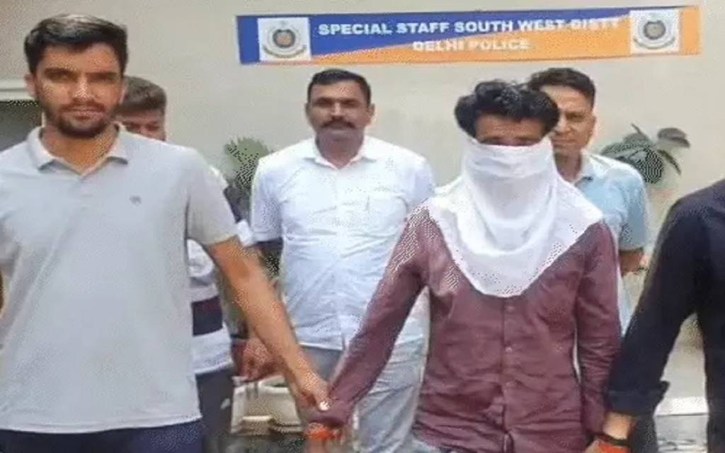 दिल्ली में क्रूरता की सारी हदें पार: दंपती पर हथौड़े से हमला, हत्या के बाद भी नहीं मिली संतुष्टि तो लहूलुहान पत्नी के साथ की दुष्कर्म