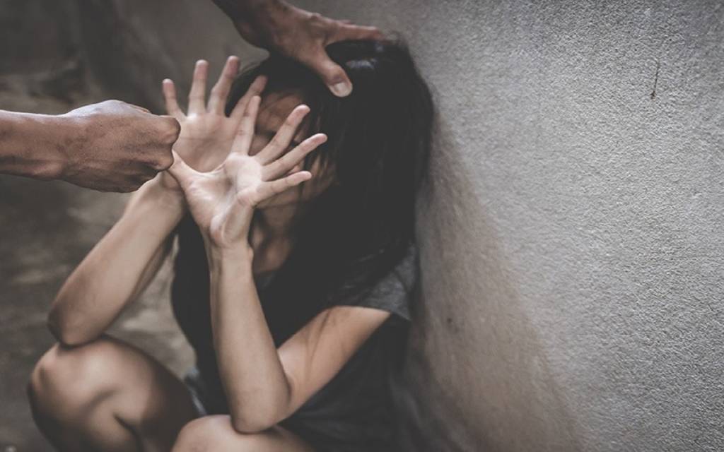 वाराणसी में नाबालिग से हैवानियत!, ऑटो चालक और साथियों ने किया दुष्कर्म, तालाब के पास फेंककर भागे