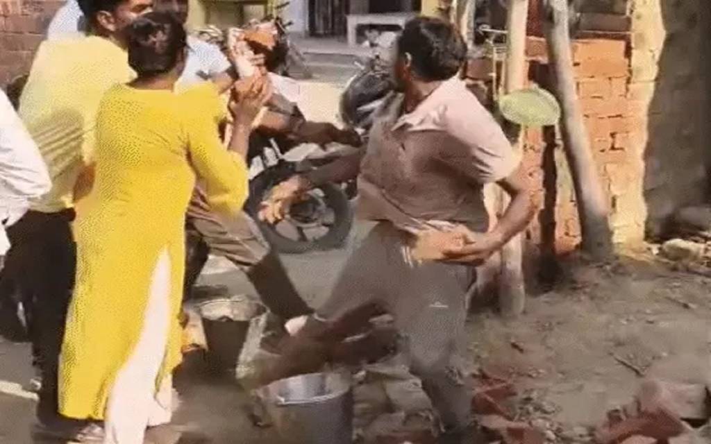 जमीन विवाद में चले ईंट पत्थर, पुलिस टीम पर भी हुआ पथराव, तीन सिपाही घायल
