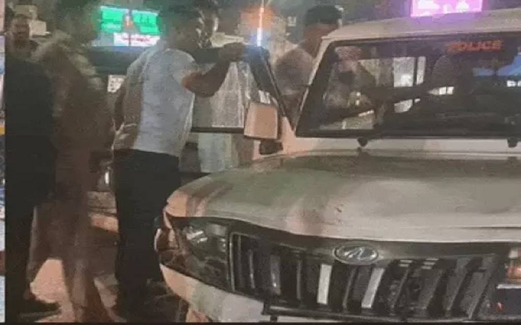 वाराणसी-जौनपुर हाईवे पर तेज रफ्तार कार ने नर्स को रौंदा