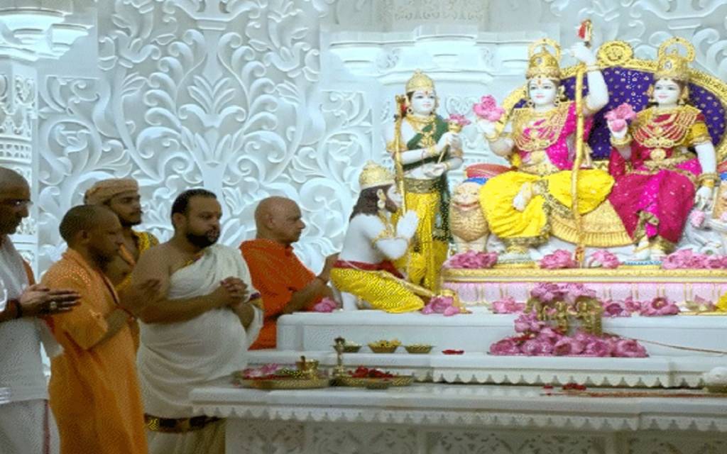 अयोध्या में राम दरबार की हुई प्राण प्रतिष्ठा,लगे जय श्रीराम के नारे, 500 साल का लंबा इंतजार हुआ खत्म