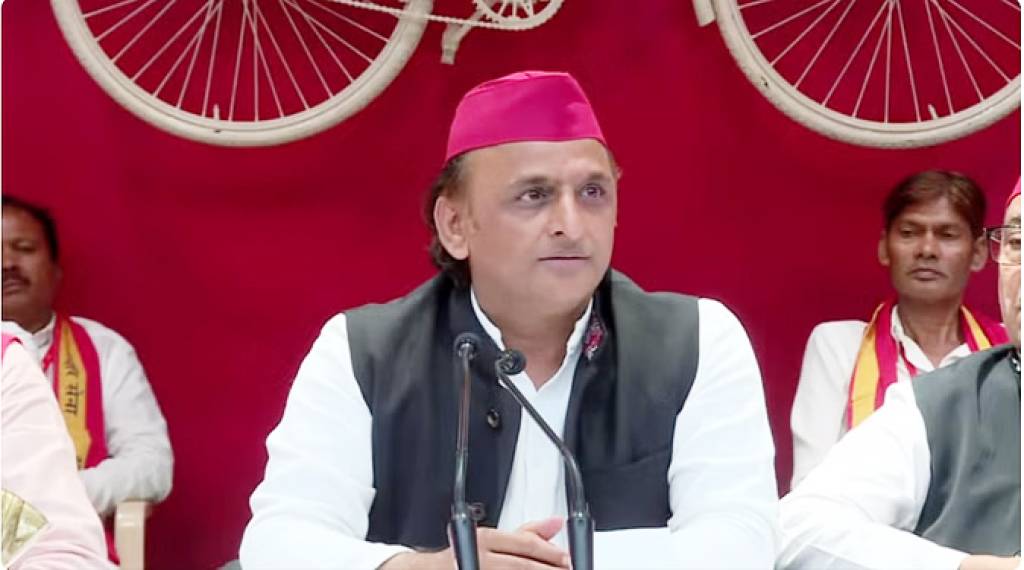 केवल समाजवादियों की जा रही सदस्यता... अब्बास अंसारी मामले में भड़के अखिलेश यादव