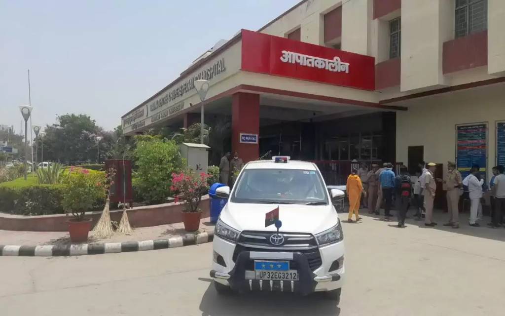 BHU ट्रामा सेंटर भारी डॉ. सौरभ सिंह और दो बाउंसरों पर छेड़खानी का मुकदमा दर्ज, पुलिस जांच में जुटी