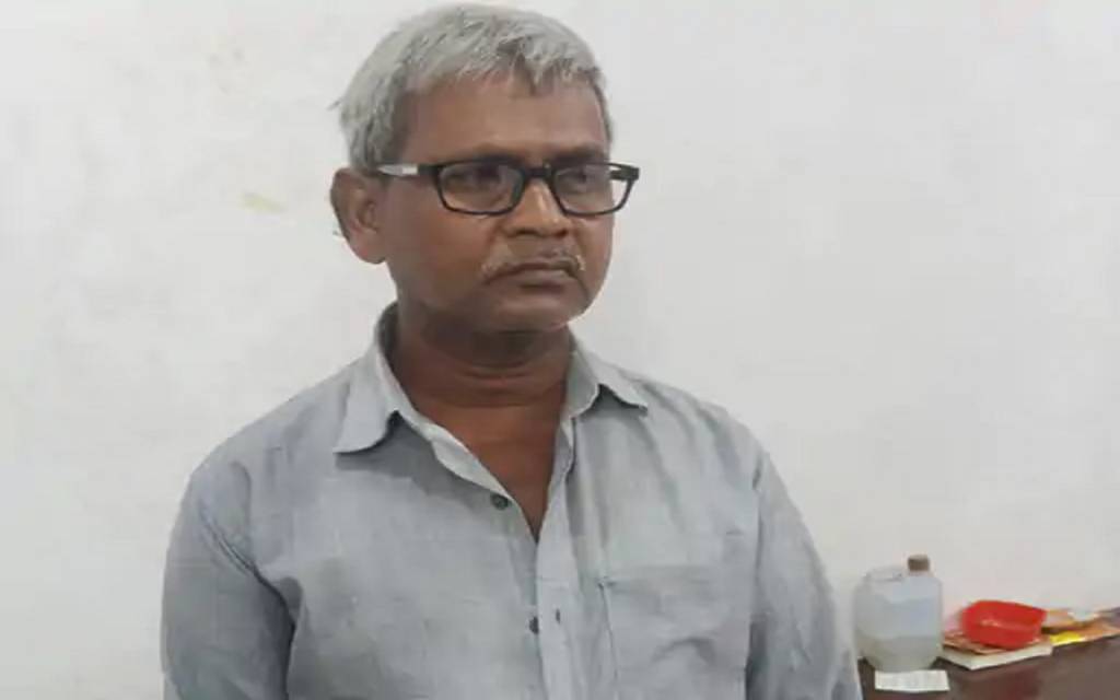 वाराणसी में एंटी करप्शन टीम ने फालोवर को रिश्वत लेते हुए रंगेहाथ पकड़ा, अस्पताल में सर्टिफिकेट के लिए मांगे थे 4500 रुपए