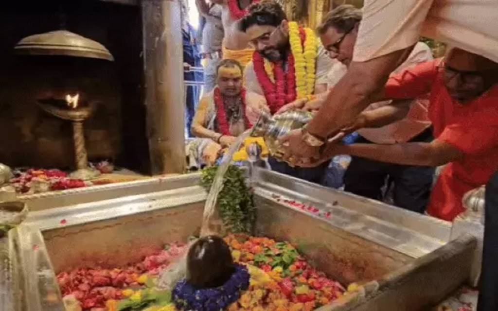 Sawan 2025: बाबा विश्वनाथ धाम में खास इंतजाम, इन 5 रास्तों से मिलेगी मंदिर में एंट्री, जानें दर्शन प्रक्रिया और शृंगार की तिथियां