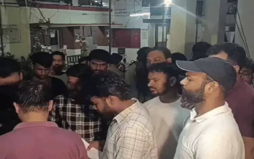 आईआईटी बीएचयू के छात्रों का हॉस्टल में बना प्राइवेट वीडियो