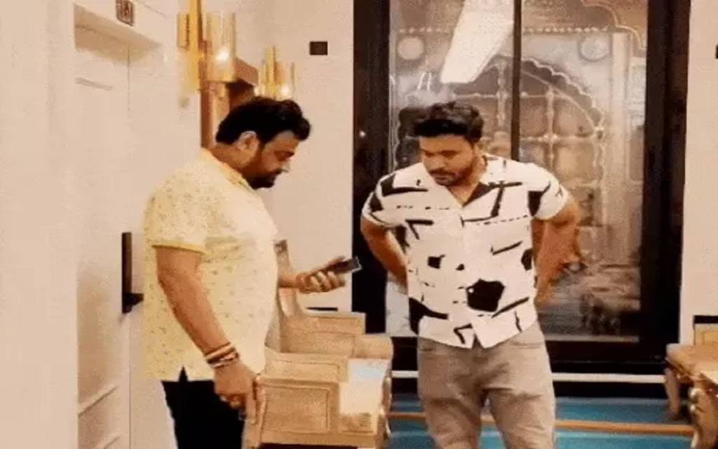 वाराणसी: भाजपा विधायक के भतीजे ने इंस्टाग्राम पर लहराई पिस्टल, 'रेल दिया जाएगा' गाने पर बनाई रील, कांग्रेस ने मांगी कार्रवाई