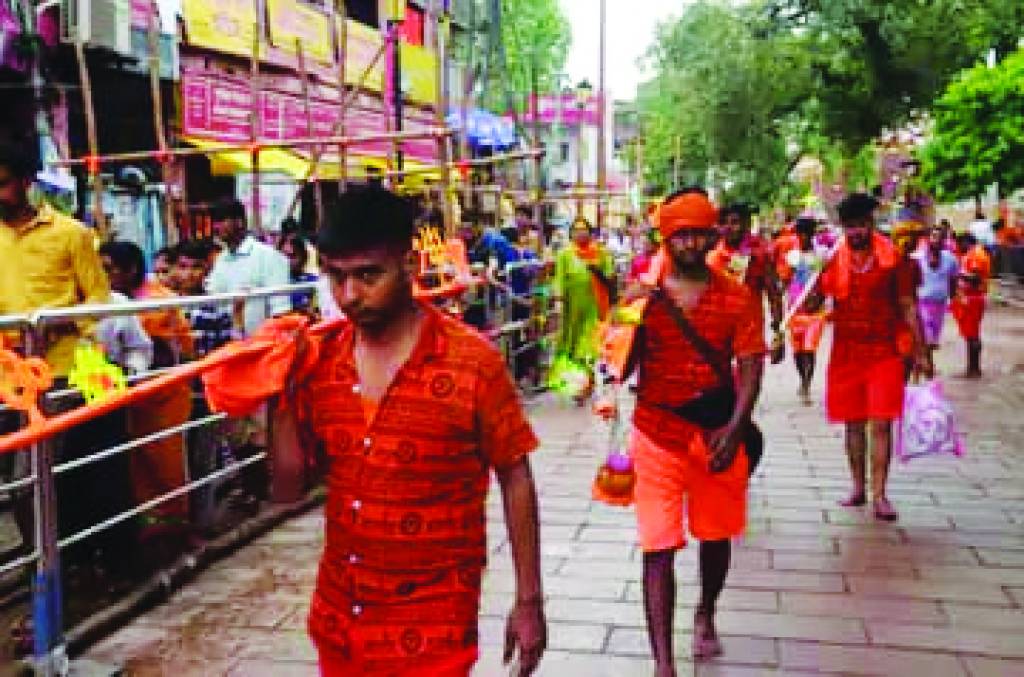 सावन के पांचवें दिन भी शिव मंदिरों में श्रद्धालुओं की भीड़