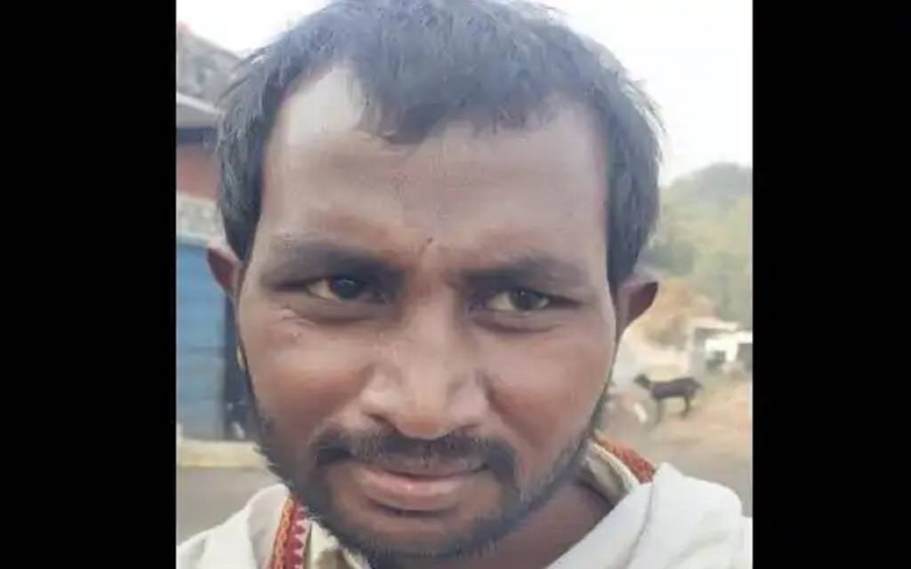 गाजीपुर में पिता ने चापड़ से काटकर बेटे की हत्या, अंतड़ियां तक बाहर आ गईं, दोनों के बीच नहाने को लेकर हुआ था विवाद