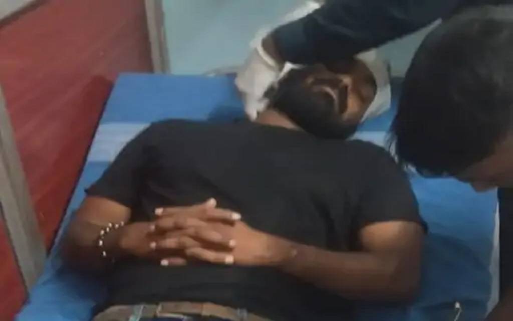 काशी लौटते कांवरियों की बाइक दुर्घटनाग्रस्त, चार घायल; प्राथमिक उपचार के बाद ट्रामा सेंटर रेफर