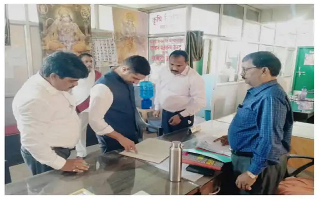 वाराणसी: अनुपस्थित 21 कर्मचारियों का वेतन रोका, CDO की कड़ी कार्यवाही