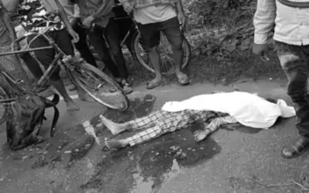 वाराणसी: स्कूल से लौट रही छात्रा को ट्रैक्टर ने रौंदा, मौके पर मौत; ग्रामीणों का विरोध, सड़क जाम