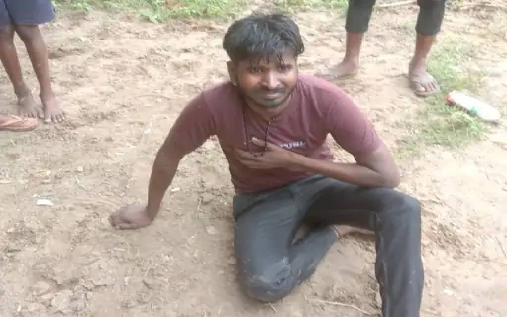 वाराणसी: पिता ने दो बच्चों के साथ गंगा में लगाई छलांग, मासूम लापता, युवक को बचाया गया