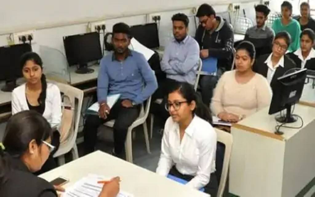 बीएचयू में प्लेसमेंट ग्राफ सुधारने की पहल: सॉफ्ट स्किल ट्रेनिंग और इंटर्नशिप से बढ़ेगा छात्रों का भविष्य