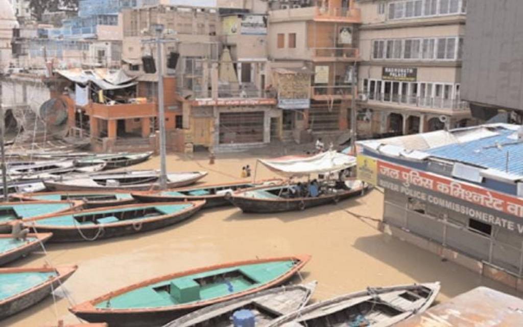 जनपद में सामान्य होने की ओर बाढ़ की स्थिति