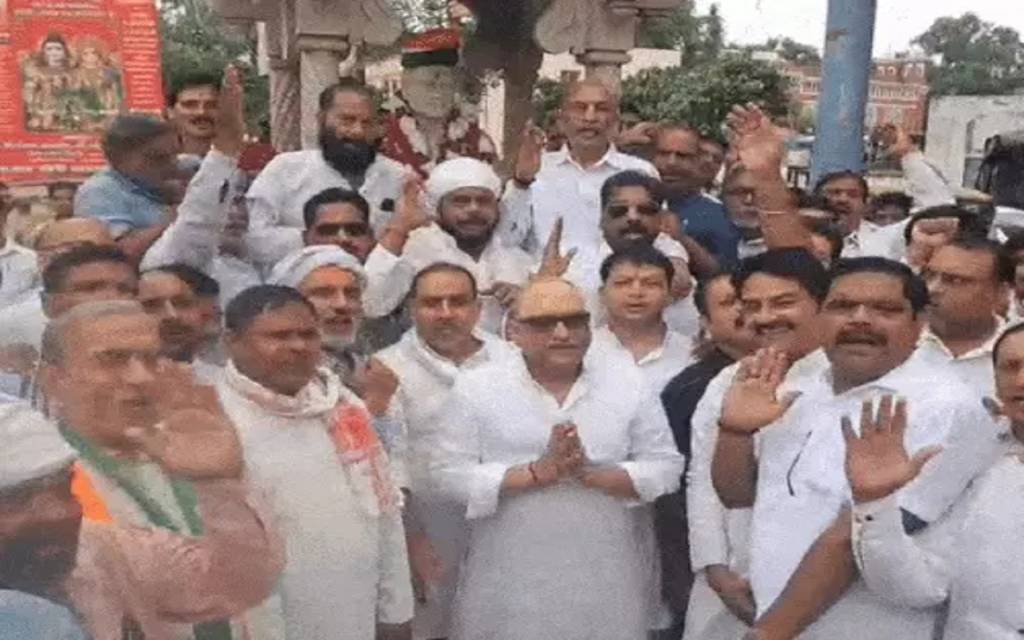वाराणसी में राजीव गांधी की जयंती पर संकल्प दिवस, कांग्रेस कार्यकर्ताओं ने किया माल्यार्पण