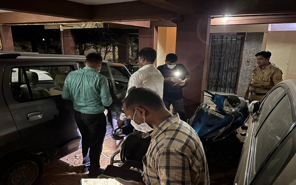 वाराणसी में मामूली विवाद में सनबीम स्कूल के टीचर की हत्या, अपार्टमेंट में पड़ोसी ने सिर पर ईंट मारी; पत्नी बेसुध