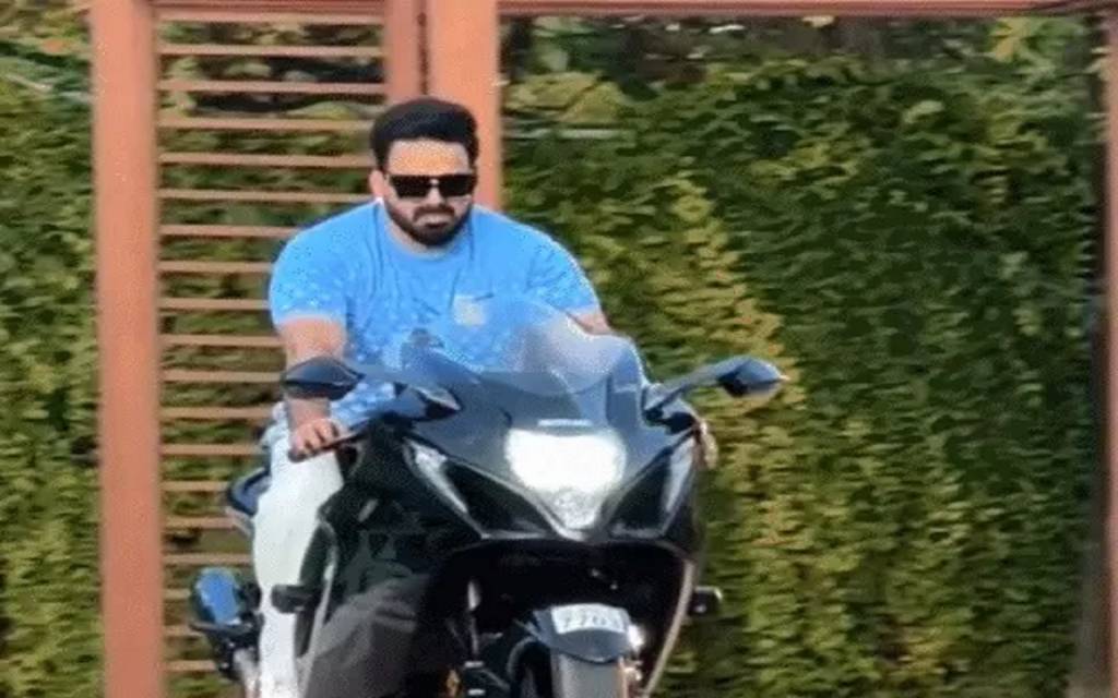 पवन सिंह समेत 4 पर ठगी और धमकी का केस दर्ज