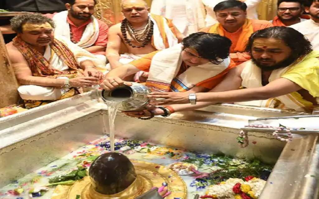 काशी पहुंचे बागेश्वर धाम पीठाधीश्वर, बोले- भारत को हिन्दू राष्ट्र बनाना बेहद जरूरी