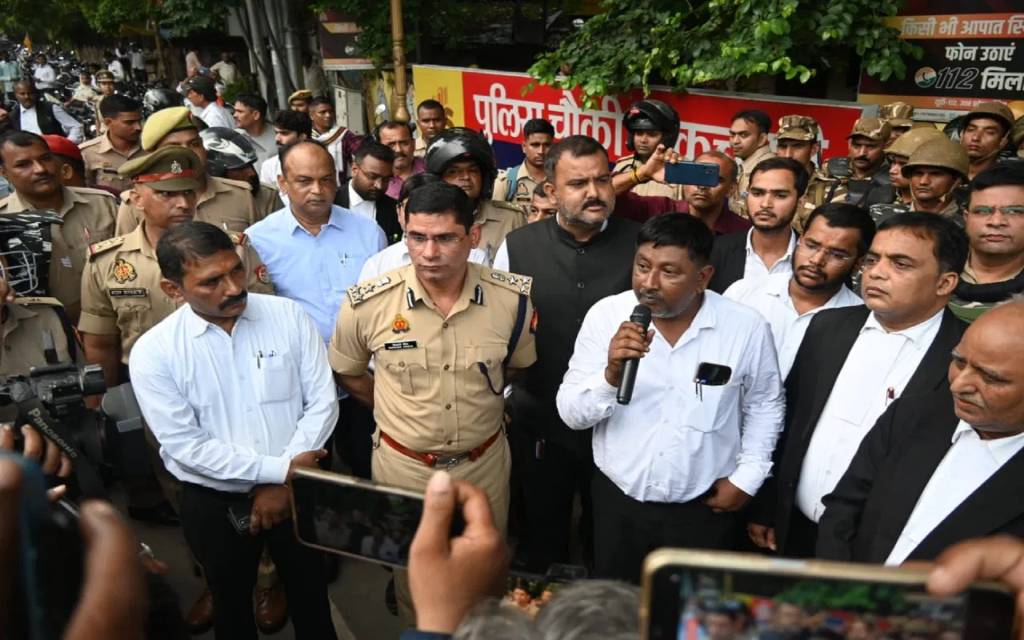 पुलिस-अधिवक्ता विवाद : 10 नामजद सहित 70 पर गंभीर धाराओं में केस दर्ज 