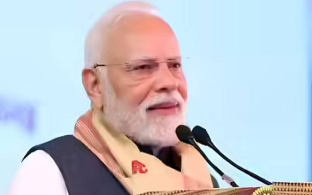 पीएम के जन्मदिम पर उत्सवी रंगों में रंगी काशी